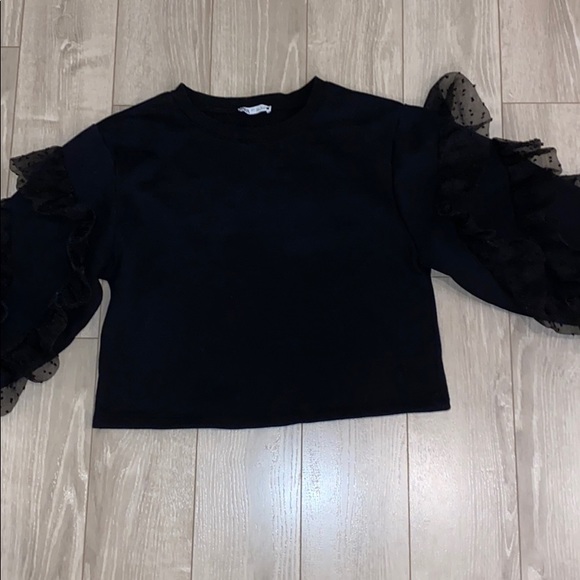 Black lacy blouse - Picture 1 of 3